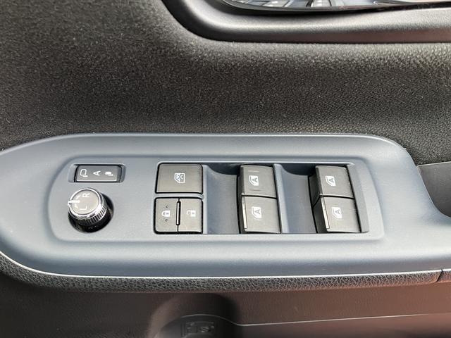 ヴォクシーハイブリッドV 9インチナビ バックカメラ ETC フルセグ保証1年間・距離無制限付き 後席モニター リヤオートエアコン シートヒーター Bluetoothオーディオ DVD再生 CD再生 7人乗りクルーズコントロール スマートキー 電動格納ミラー(東京都)の中古車