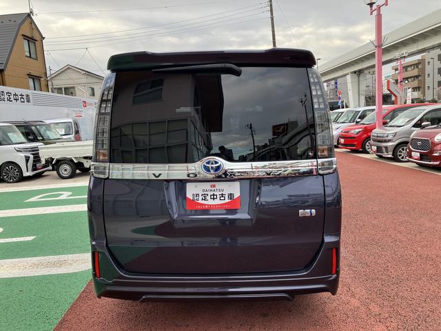 ヴォクシーハイブリッドV 9インチナビ バックカメラ ETC フルセグ保証1年間・距離無制限付き 後席モニター リヤオートエアコン シートヒーター Bluetoothオーディオ DVD再生 CD再生 7人乗りクルーズコントロール スマートキー 電動格納ミラー(東京都)の中古車