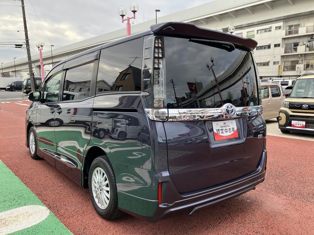 ヴォクシーハイブリッドV 9インチナビ バックカメラ ETC フルセグ保証1年間・距離無制限付き 後席モニター リヤオートエアコン シートヒーター Bluetoothオーディオ DVD再生 CD再生 7人乗りクルーズコントロール スマートキー 電動格納ミラー(東京都)の中古車