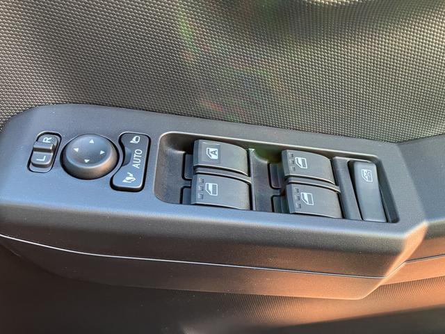 タフトGダーククロムベンチャーOPENCOUNTRYホワイトレター保証1年間・距離無制限付き 全周囲カメラ対応 シートヒーター 電動パーキングブレーキ オートブレーキホールド機能 電動格納ミラー スカイフィールトップ 15インチアルミホイール 運転席シートリフト(東京都)の中古車