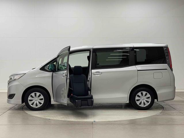 ノアＸ助手席リフトアップチルトシート装着車　ナビ　バックカメラ保証１年間・距離無制限付き　フロントカメラ　ＥＴＣ　オートクルーズコントロール　両側スライドドア左側電動スライド　前後コーナーセンサー　アイドリングストップ　前方ドラレコ　リヤクーラー　電動格納ミラー（東京都）の中古車