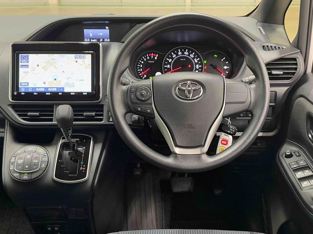 ノアＸ助手席リフトアップチルトシート装着車　ナビ　バックカメラ保証１年間・距離無制限付き　フロントカメラ　ＥＴＣ　オートクルーズコントロール　両側スライドドア左側電動スライド　前後コーナーセンサー　アイドリングストップ　前方ドラレコ　リヤクーラー　電動格納ミラー（東京都）の中古車