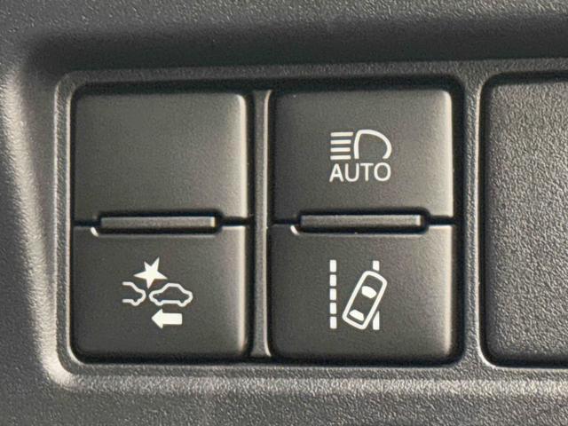 ノアＸ助手席リフトアップチルトシート装着車　ナビ　バックカメラ保証１年間・距離無制限付き　フロントカメラ　ＥＴＣ　オートクルーズコントロール　両側スライドドア左側電動スライド　前後コーナーセンサー　アイドリングストップ　前方ドラレコ　リヤクーラー　電動格納ミラー（東京都）の中古車