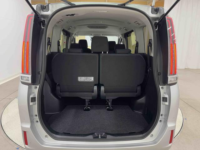 ノアＸ助手席リフトアップチルトシート装着車　ナビ　バックカメラ保証１年間・距離無制限付き　フロントカメラ　ＥＴＣ　オートクルーズコントロール　両側スライドドア左側電動スライド　前後コーナーセンサー　アイドリングストップ　前方ドラレコ　リヤクーラー　電動格納ミラー（東京都）の中古車