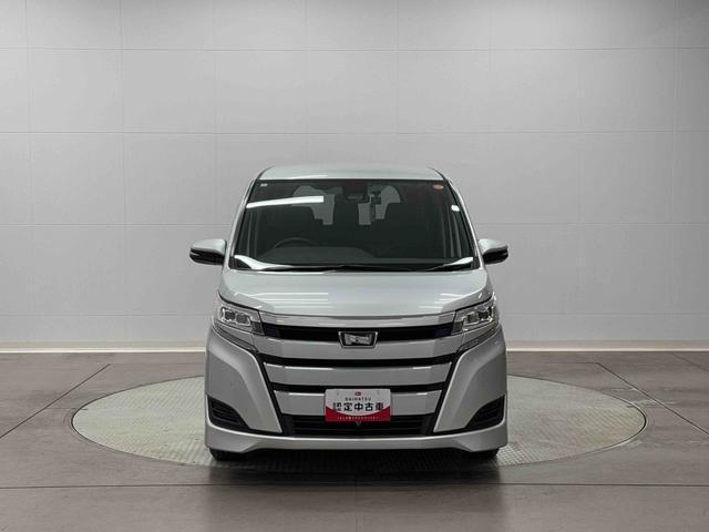 ノアＸ助手席リフトアップチルトシート装着車　ナビ　バックカメラ保証１年間・距離無制限付き　フロントカメラ　ＥＴＣ　オートクルーズコントロール　両側スライドドア左側電動スライド　前後コーナーセンサー　アイドリングストップ　前方ドラレコ　リヤクーラー　電動格納ミラー（東京都）の中古車