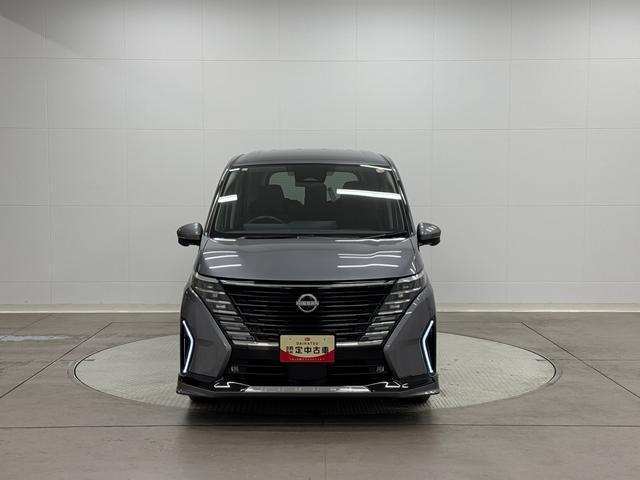 セレナｅ−パワー　ハイウェイスターＶ　ナビ　全周囲カメラ　ＡＣＣ保証１年間・距離無制限付き　後席モニター　前後コーナーセンサー　シートヒーター　両側電動スライドドア　ＡＣ１００Ｖ電源　オートハイビーム　デジタルルームミラー　ステアリングヒーター　前後方ドラレコ（東京都）の中古車