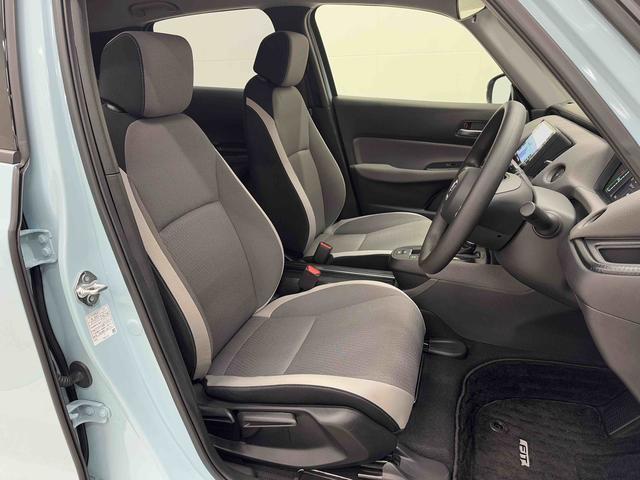 フィットｅ：ＨＥＶクロスター　純正ナビ　バックカメラ　ＥＴＣ２．０保証１年間・距離無制限付き　ＡＣＣ　前後方ドラレコ　前後コーナーセンサー　スマートキー　電動格納ミラー　パワーウィンドウ　ＦＭ／ＡＭラジオ　１６インチアルミホイール（東京都）の中古車