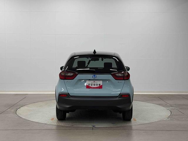 フィットｅ：ＨＥＶクロスター　純正ナビ　バックカメラ　ＥＴＣ２．０保証１年間・距離無制限付き　ＡＣＣ　前後方ドラレコ　前後コーナーセンサー　スマートキー　電動格納ミラー　パワーウィンドウ　ＦＭ／ＡＭラジオ　１６インチアルミホイール（東京都）の中古車