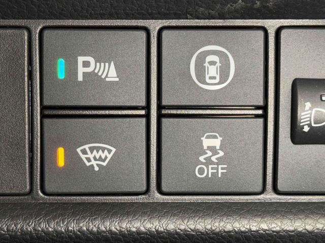 フィットｅ：ＨＥＶクロスター　純正ナビ　バックカメラ　ＥＴＣ２．０保証１年間・距離無制限付き　ＡＣＣ　前後方ドラレコ　前後コーナーセンサー　スマートキー　電動格納ミラー　パワーウィンドウ　ＦＭ／ＡＭラジオ　１６インチアルミホイール（東京都）の中古車