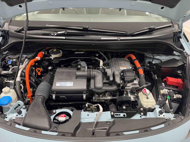 フィットｅ：ＨＥＶクロスター　純正ナビ　バックカメラ　ＥＴＣ２．０保証１年間・距離無制限付き　ＡＣＣ　前後方ドラレコ　前後コーナーセンサー　スマートキー　電動格納ミラー　パワーウィンドウ　ＦＭ／ＡＭラジオ　１６インチアルミホイール（東京都）の中古車