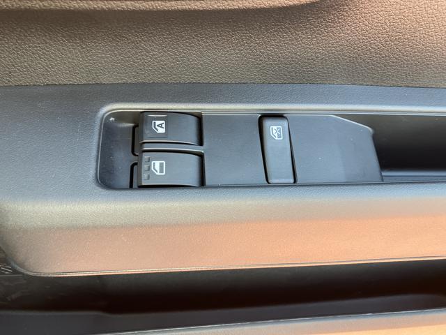 ハイゼットカーゴデラックス　オーディオレス仕様　キーレス　両側スライドドア保証　新車保証・まごころ保証　１年間・走行距離無制限付き　最大積載量３５０Ｋｇ　車線逸脱制御機能　スペアタイヤ（東京都）の中古車