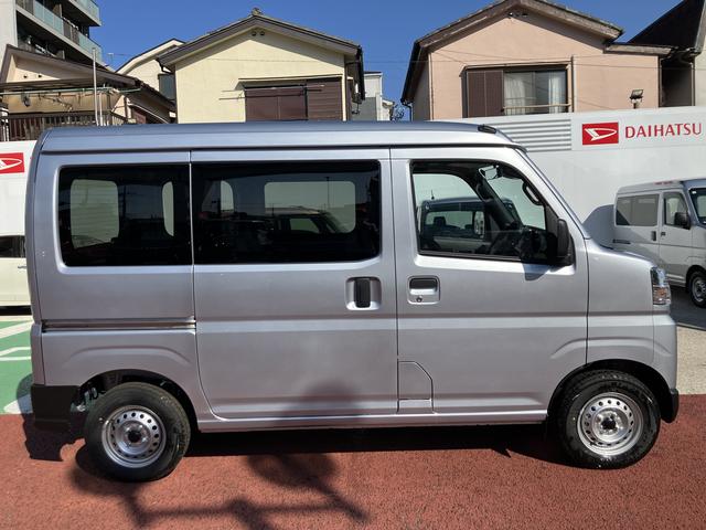 ハイゼットカーゴデラックス　オーディオレス仕様　キーレス　両側スライドドア保証　新車保証・まごころ保証　１年間・走行距離無制限付き　最大積載量３５０Ｋｇ　車線逸脱制御機能　スペアタイヤ（東京都）の中古車