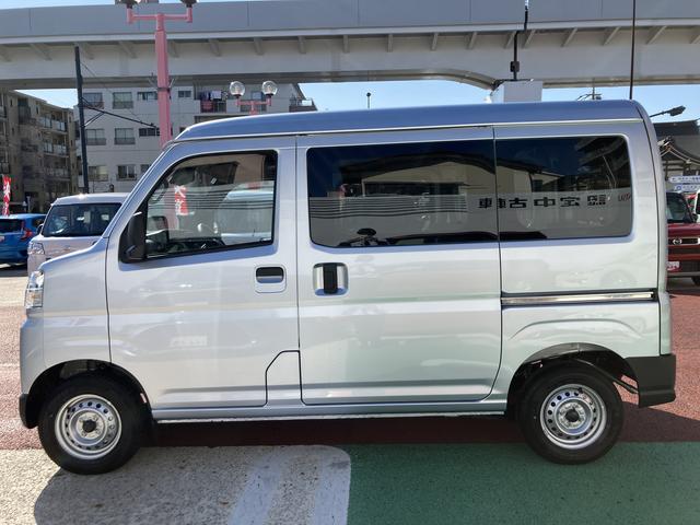 ハイゼットカーゴデラックス　オーディオレス仕様　キーレス　両側スライドドア保証　新車保証・まごころ保証　１年間・走行距離無制限付き　最大積載量３５０Ｋｇ　車線逸脱制御機能　スペアタイヤ（東京都）の中古車
