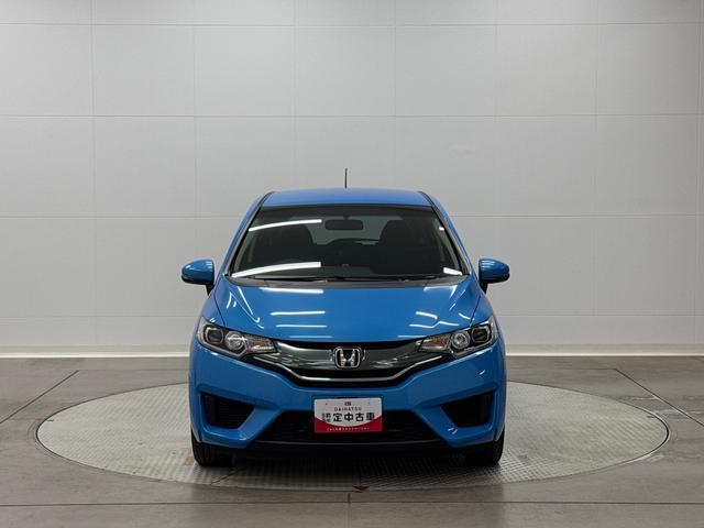 フィットハイブリッドＦパッケージ　７インチナビ　バックカメラ　ＥＴＣ　フルセグ保証１年間・距離無制限付き　ＤＶＤ再生　ＣＤ再生　ＦＭ／ＡＭラジオ　ＬＥＤヘッドライト　オートライト　オートエアコン　ステアリングスイッチ　パワーウィンドウ　電動格納ミラー　スマートキー（東京都）の中古車