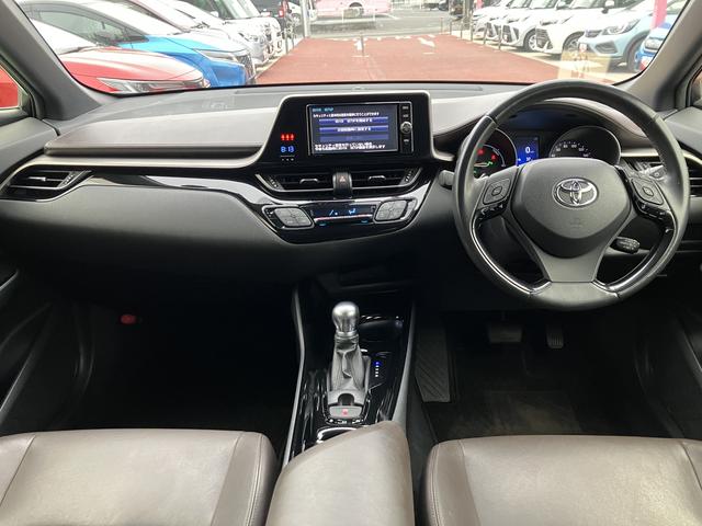 Ｃ−ＨＲＧ　純正７インチナビ　バックカメラ　ＥＴＣ　ＡＣＣ　ＢＳＭ保証１年間・距離無制限付き　電動パーキングブレーキ　オートブレーキホールド機能　前後コーナーセンサー　シートヒーター　オートライト　トヨタセーフティ　ステアリングスイッチ　スマートキー（東京都）の中古車