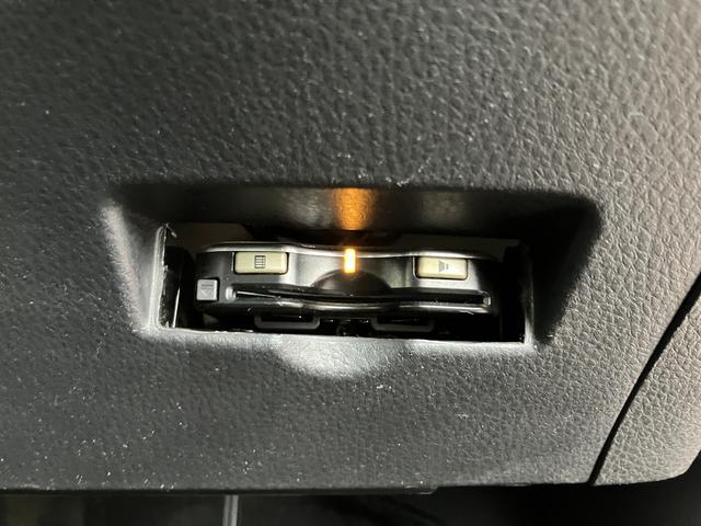 Ｃ−ＨＲＧ　純正７インチナビ　バックカメラ　ＥＴＣ　ＡＣＣ　ＢＳＭ保証１年間・距離無制限付き　電動パーキングブレーキ　オートブレーキホールド機能　前後コーナーセンサー　シートヒーター　オートライト　トヨタセーフティ　ステアリングスイッチ　スマートキー（東京都）の中古車