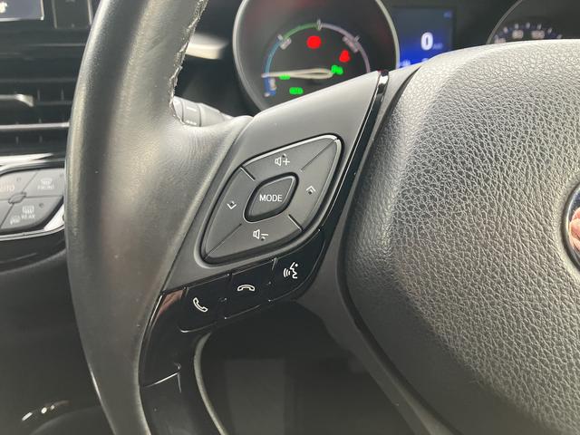 Ｃ−ＨＲＧ　純正７インチナビ　バックカメラ　ＥＴＣ　ＡＣＣ　ＢＳＭ保証１年間・距離無制限付き　電動パーキングブレーキ　オートブレーキホールド機能　前後コーナーセンサー　シートヒーター　オートライト　トヨタセーフティ　ステアリングスイッチ　スマートキー（東京都）の中古車