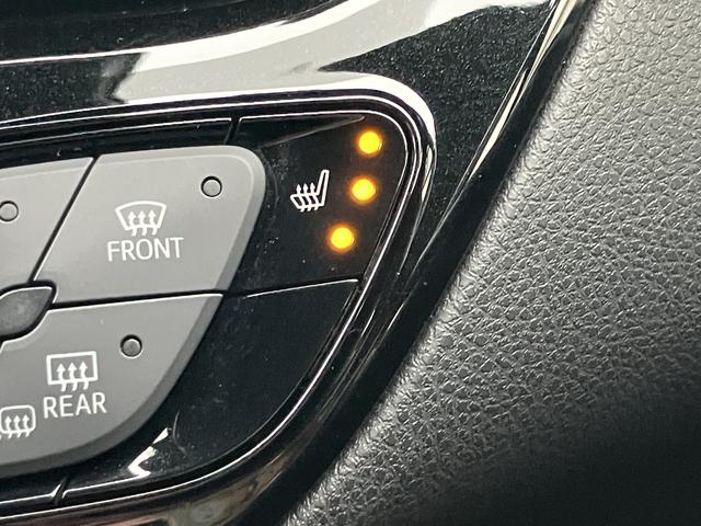 Ｃ−ＨＲＧ　純正７インチナビ　バックカメラ　ＥＴＣ　ＡＣＣ　ＢＳＭ保証１年間・距離無制限付き　電動パーキングブレーキ　オートブレーキホールド機能　前後コーナーセンサー　シートヒーター　オートライト　トヨタセーフティ　ステアリングスイッチ　スマートキー（東京都）の中古車