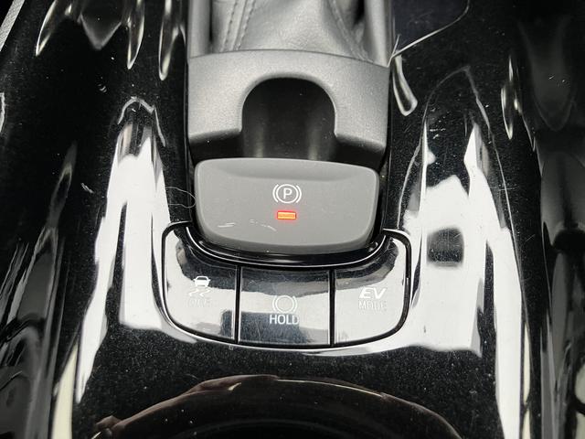 Ｃ−ＨＲＧ　純正７インチナビ　バックカメラ　ＥＴＣ　ＡＣＣ　ＢＳＭ保証１年間・距離無制限付き　電動パーキングブレーキ　オートブレーキホールド機能　前後コーナーセンサー　シートヒーター　オートライト　トヨタセーフティ　ステアリングスイッチ　スマートキー（東京都）の中古車