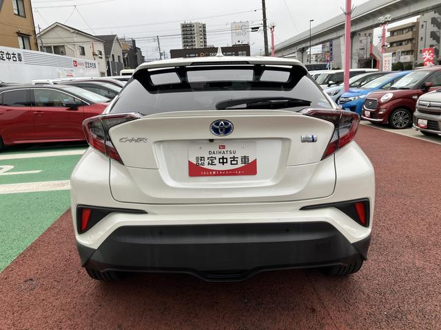 Ｃ−ＨＲＧ　純正７インチナビ　バックカメラ　ＥＴＣ　ＡＣＣ　ＢＳＭ保証１年間・距離無制限付き　電動パーキングブレーキ　オートブレーキホールド機能　前後コーナーセンサー　シートヒーター　オートライト　トヨタセーフティ　ステアリングスイッチ　スマートキー（東京都）の中古車