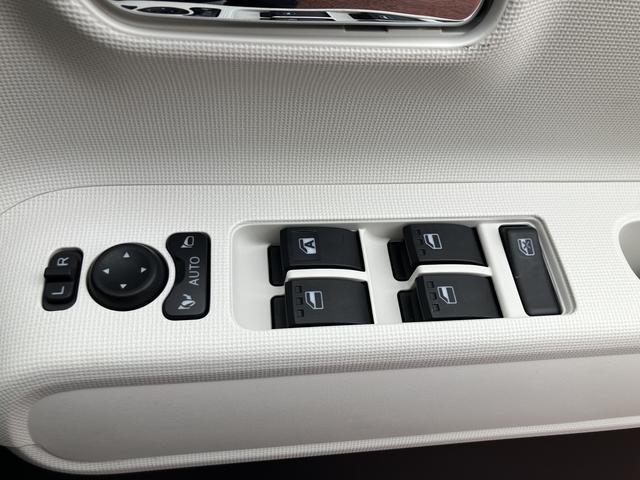 ムーヴキャンバスストライプスＧ　パノラマモニター仕様　シートヒーター保証１年間・距離無制限付き　ＣＤステレオ　電動パーキングブレーキ　オートブレーキホールド機能　ホッとカップホルダー　置き楽ボックス　ＡＤＢ　パワーウィンドウ　ＦＭ／ＡＭラジオ　キーフリー（東京都）の中古車