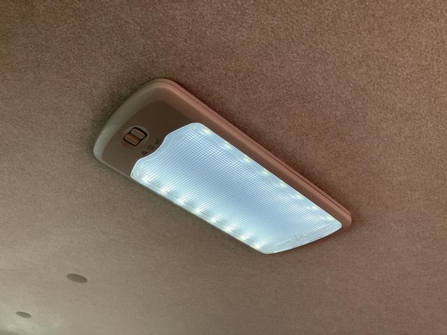 ハイゼットカーゴクルーズターボ　　届け出済み未使用車　ＬＥＤヘッドライト保証　新車保証・まごころ保証　１年間・走行距離無制限付き　マニュアルエアコン　パワーウィンドウ　前後コーナーセンサー　最大積載量３５０Ｋｇ　デジタルインナーミラー　バックカメラ　キーフリー（東京都）の中古車