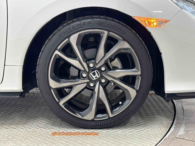 シビックハッチバック　ホンダセンシング　７インチナビ　バックカメラ保証１年間・距離無制限付き　シートヒーター　ＵＳＢ入力端子　電動パーキングブレーキ　オートブレーキホールド機能　電動格納ミラー　パワーウィンドウ　運転席シートリフト　スマートキー（東京都）の中古車