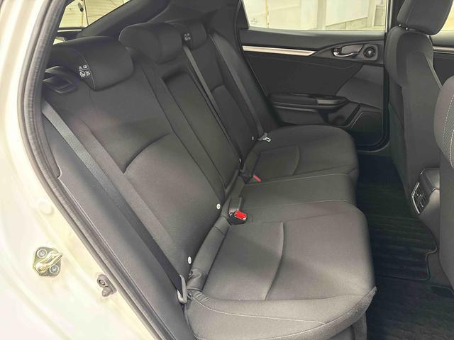 シビックハッチバック　ホンダセンシング　７インチナビ　バックカメラ保証１年間・距離無制限付き　シートヒーター　ＵＳＢ入力端子　電動パーキングブレーキ　オートブレーキホールド機能　電動格納ミラー　パワーウィンドウ　運転席シートリフト　スマートキー（東京都）の中古車