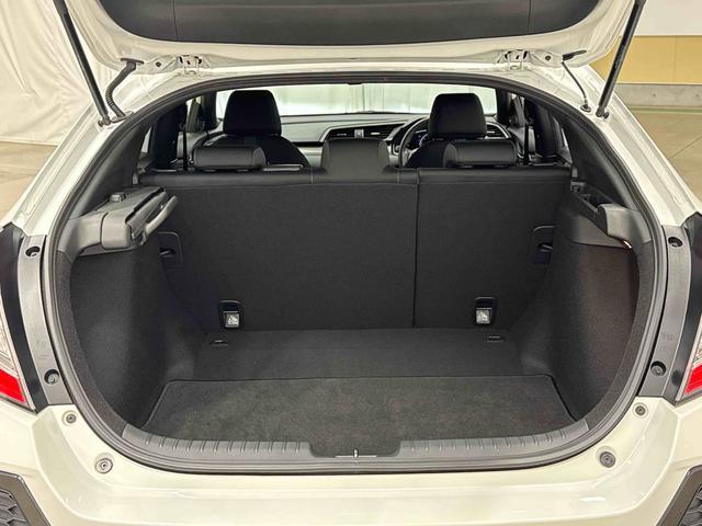 シビックハッチバック　ホンダセンシング　７インチナビ　バックカメラ保証１年間・距離無制限付き　シートヒーター　ＵＳＢ入力端子　電動パーキングブレーキ　オートブレーキホールド機能　電動格納ミラー　パワーウィンドウ　運転席シートリフト　スマートキー（東京都）の中古車