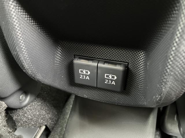 ロッキープレミアム　ナビ　バックカメラ　ＥＴＣ２．０　前後ドラレコ保証１年間・距離無制限付き　シートヒーター　Ｂｌｕｅｔｏｏｔｈオーディオ　アダプティブクルーズコントロール　ＬＥＤヘッドライト　オートライト　ＡＤＢ　ＢＳＭ　前後コーナーセンサー　ＤＶＤ再生　ＣＤ再生（東京都）の中古車