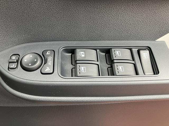 タントXリミテッド 届け出済み未使用車 両側電動スライドドア保証 新車保証・まごころ保証 1年間・走行距離無制限付き 電動パーキングブレーキ オートブレーキホールド機能 パワーウィンドウ キーフリーシステム 運転席シートリフト(東京都)の中古車
