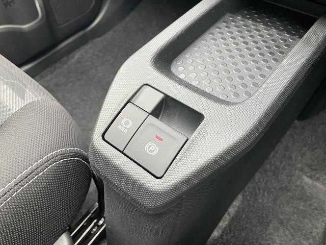 タフトＧ　クロムベンチャー　届け出済み未使用車　ＡＣＣ保証　新車保証・まごころ保証　１年間・走行距離無制限付き　電動パーキングブレーキ　オートブレーキホールド機能　運転席シートリフト　アイドリングストップ　１５インチアルミホイール　キーフリーシステム（東京都）の中古車