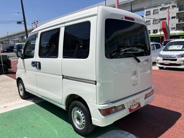 ハイゼットカーゴＤＸ　ＳＡIII　ＦＭ／ＡＭラジオ　ＥＴＣ　キーレス保証　まごころ保証　１年間・走行距離無制限付き　オートハイビーム　アイドリングストップ　リヤソナー　両側スライドドア　パワーウィンドウ　マニュアルエアコン　最大積載量３５０Ｋｇ（東京都）の中古車