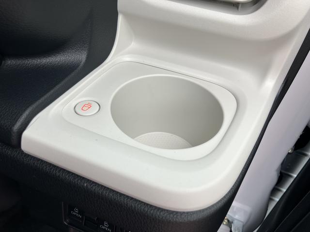 ムーヴキャンバスストライプスGターボ 届け出済み未使用車保証1年間・距離無制限付き アダプティブクルーズコントロール 電動パーキングブレーキ オートブレーキホールド機能 ホッとカップホルダー 置き楽ボックス パノラマモニター対応 シートヒーター(東京都)の中古車