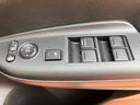 保証１年間・距離無制限付き　ＦＭ／ＡＭラジオ　電動格納ミラー　パワーウィンドウ　ステアリングリモコン　オートポール　運転席シートリフト　ＵＳＢ入力端子　純正１５インチアルミホイール　前方ドラレコ（東京都）の中古車
