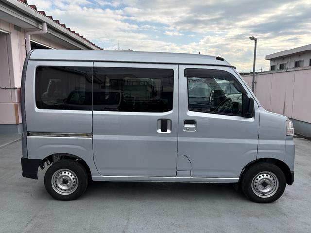 ハイゼットカーゴDX 純正ラジオ ETC コーナーセンサー ワイドバイザー純正ラジオ、コーナーセンサー、マニュアルエアコン、ワイドバイザーフロント2枚、ラバーマットフロントのみ、キーレス1本(東京都)の中古車