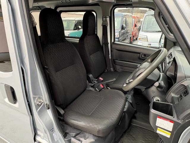 ハイゼットカーゴDX 純正ラジオ ETC コーナーセンサー ワイドバイザー純正ラジオ、コーナーセンサー、マニュアルエアコン、ワイドバイザーフロント2枚、ラバーマットフロントのみ、キーレス1本(東京都)の中古車