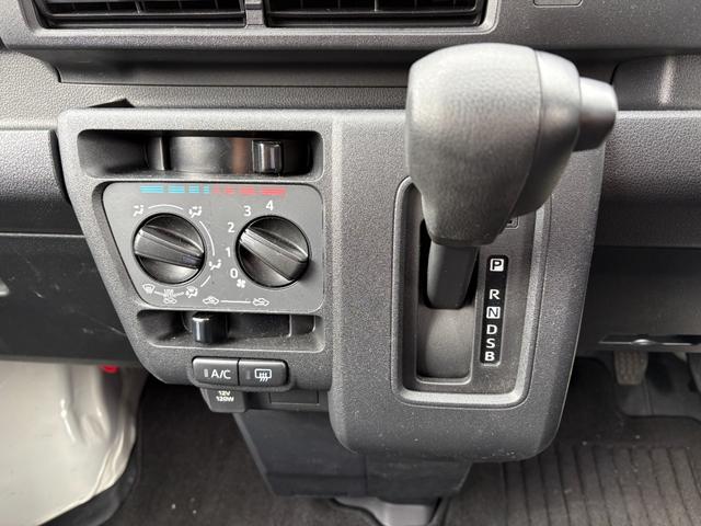 ハイゼットカーゴＤＸ　純正ラジオ　カーペットマット　コーナーセンサー付保証　新車保証・まごころ保証　１年間・走行距離無制限付き（東京都）の中古車