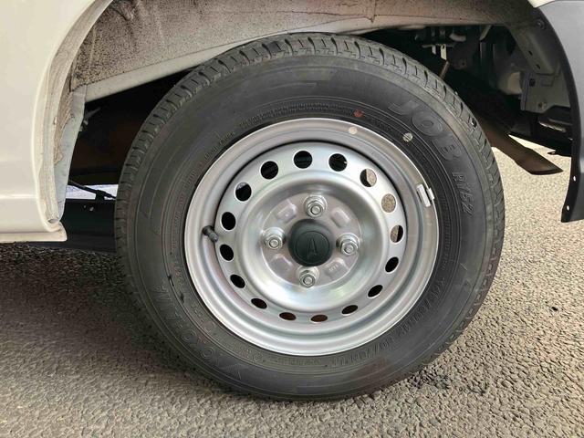 ハイゼットカーゴデラックス　純正ナビ・ＥＴＣ・キーレスキー付保証　新車保証・まごころ保証　１年間・走行距離無制限付き　Ｂｌｕｅｔｏｏｔｈ対応　ＥＴＣ車載器　ＤＶＤ　ＵＳＢ　メモリーナビ　ナビＴＶ　キーレスキー　エコアイドル　ハイビームアシスト　記録簿　ＡＢＳ（東京都）の中古車