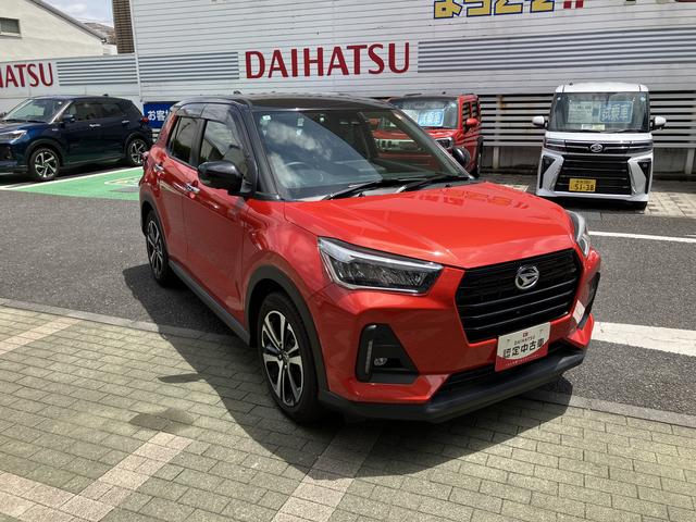 ロッキープレミアム 4WD・大画面ナビ・前後ドラレコ・ETC・BSM保証 まごころ保証 1年間・走行距離無制限付き・4WD・9インチナビ・前後ドラレコ・パノラマカメラ・ETC車載器・前席シートヒーター・LEDヘッドライト・フォグランプ・クルーズコントロール・BSM(東京都)の中古車