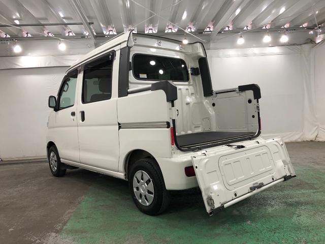 ハイゼットカーゴデッキバンＧリミテッド　４ＷＤ／ＭＴ車／走行１８４６６キロ１年保証距離無制限　走行距離１８４６６キロ　４ＷＤ　ＭＴ車　ＦＭＡＭラジオ　純正フロアマット　ワイドバイザー　マニュアルエアコン（埼玉県）の中古車