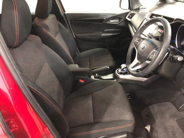 フィットハイブリッドＳパッケージ　走行距離３９２８１キロ／ナビ／バックカメラ１年保証距離無制限　走行距離３９２８１キロ　ワンセグナビ　バックカメラ　ブルートゥース　純正カーペットマット　助手席エアバッグ　ＬＥＤヘッドランプ　電動格納式ドアミラー（埼玉県）の中古車