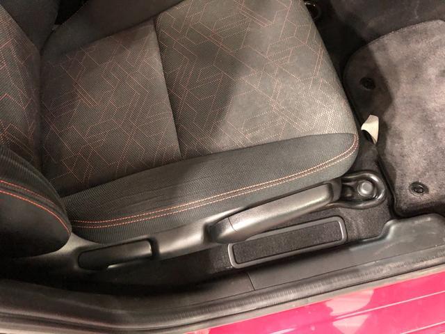 フィットハイブリッドＳパッケージ　走行距離３９２８１キロ／ナビ／バックカメラ１年保証距離無制限　走行距離３９２８１キロ　ワンセグナビ　バックカメラ　ブルートゥース　純正カーペットマット　助手席エアバッグ　ＬＥＤヘッドランプ　電動格納式ドアミラー（埼玉県）の中古車