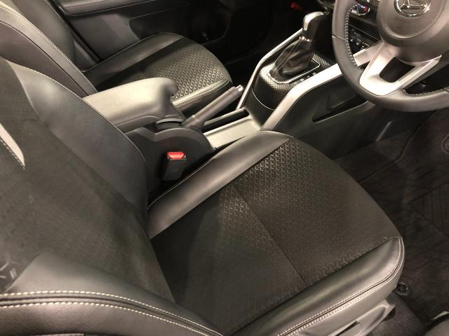 ロッキープレミアム　修復歴／雹害／走行距離２９９７６キロ／純正ナビ１年保証距離無制限　走行距離２９９７６キロ　純正フルセグナビ　バックカメラ　ドラレコ　純正マット　サイドエアバッグ　ＬＥＤヘッドランプ　アイドリングストップ　シートヒーター　オート格納式ドアミラー（埼玉県）の中古車