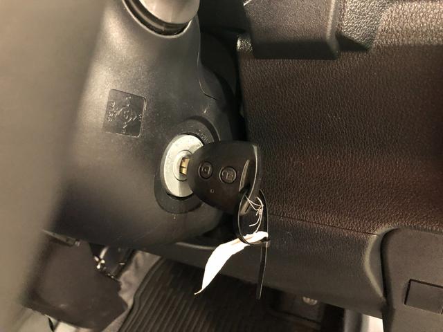 ハイゼットカーゴＤＸ　走行距離２６２００キロ／ワンセグナビ／ドラレコ１年保証距離無制限　走行距離２６２００キロ　ワンセグナビ　バックカメラ　ブルートゥース　フロアマット　助手席エアバッグ　クリアランスソナー　オートライト　アイドリングストップ　両側スライドドア（埼玉県）の中古車