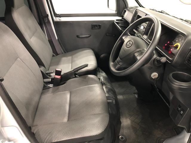 ハイゼットカーゴスペシャル　４ＷＤ／車検整備付／走行距離２８２５０キロ１年保証距離無制限　走行距離２８２５０キロ　車検整備付　４ＷＤ　ＣＤチューナー　純正フロアマット　アイドリングストップ　マニュアルエアコン（埼玉県）の中古車