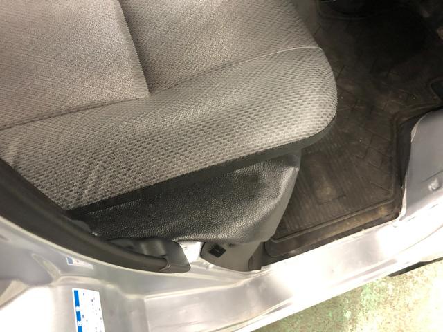 ハイゼットカーゴスペシャル　４ＷＤ／車検整備付／走行距離２８２５０キロ１年保証距離無制限　走行距離２８２５０キロ　車検整備付　４ＷＤ　ＣＤチューナー　純正フロアマット　アイドリングストップ　マニュアルエアコン（埼玉県）の中古車