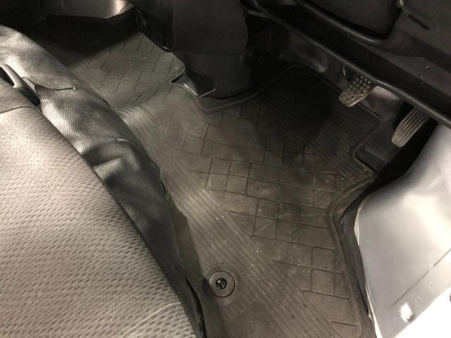 ハイゼットカーゴスペシャル　４ＷＤ／車検整備付／走行距離２８２５０キロ１年保証距離無制限　走行距離２８２５０キロ　車検整備付　４ＷＤ　ＣＤチューナー　純正フロアマット　アイドリングストップ　マニュアルエアコン（埼玉県）の中古車
