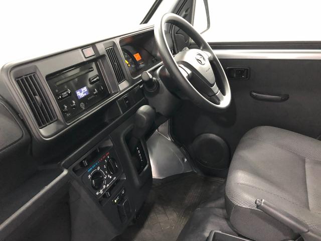 ハイゼットカーゴスペシャル　４ＷＤ／車検整備付／走行距離２８２５０キロ１年保証距離無制限　走行距離２８２５０キロ　車検整備付　４ＷＤ　ＣＤチューナー　純正フロアマット　アイドリングストップ　マニュアルエアコン（埼玉県）の中古車