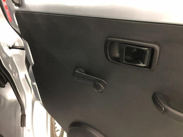 ハイゼットカーゴスペシャル　４ＷＤ／車検整備付／走行距離２８２５０キロ１年保証距離無制限　走行距離２８２５０キロ　車検整備付　４ＷＤ　ＣＤチューナー　純正フロアマット　アイドリングストップ　マニュアルエアコン（埼玉県）の中古車